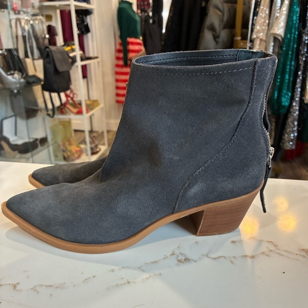 Dolce Vita Sarra gray suede booties size 8 NEW
